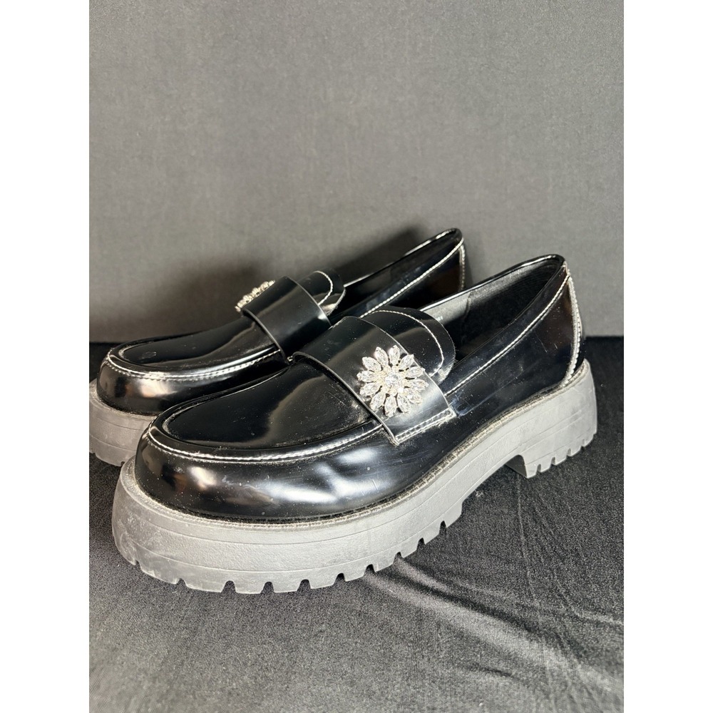 Scoop Embellished Loafers Womens Black Polyurethane Slip-on Apron Toe Solid, 7.5